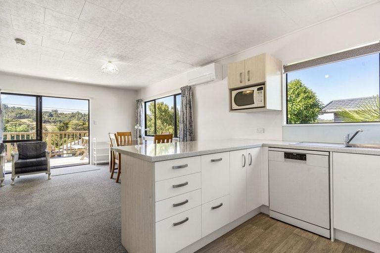 Photo of property in 2/26 Otanerua Road, Hatfields Beach, Orewa, 0931
