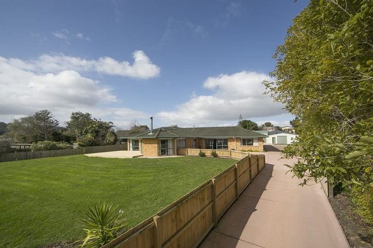 Photo of property in 20 Wautaiti Drive, Riverhead, 0820