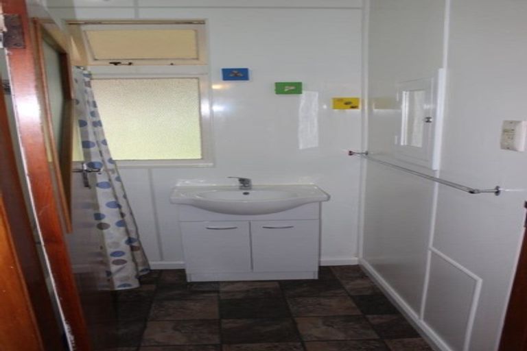 Photo of property in 66 Pahiatua Street, Hokowhitu, Palmerston North, 4410