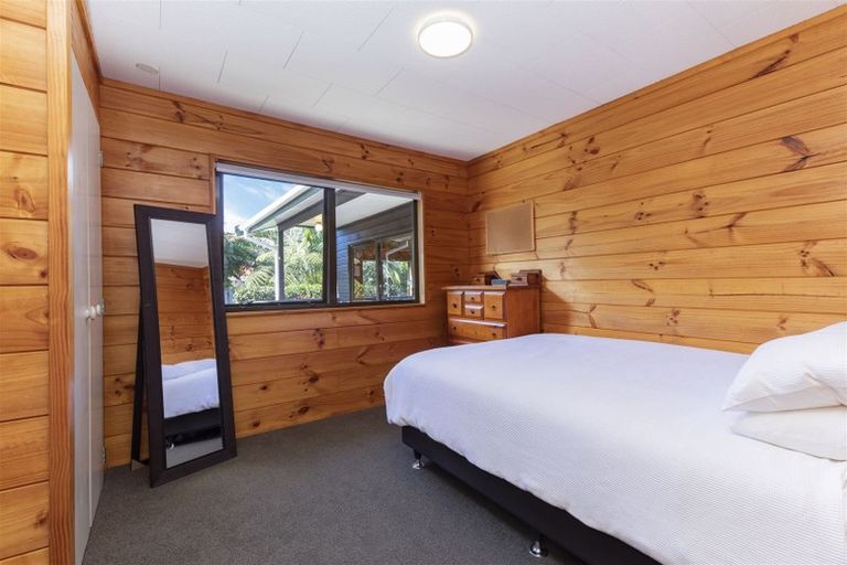 Photo of property in 11 Marlin Street, West Harbour, Auckland, 0618