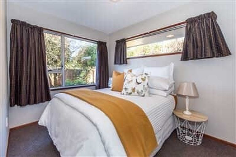 Photo of property in 2/9 Somme Street, St Albans, Christchurch, 8014