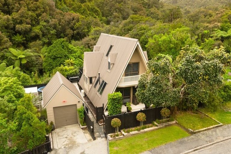 Photo of property in 31 Power Road, Karoro, Greymouth, 7805