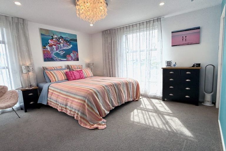 Photo of property in 2 Nga Tutu Place, Belmont, Auckland, 0622