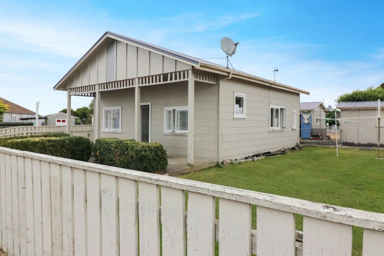Photo of property in 12 Christian Street, Dannevirke, 4930