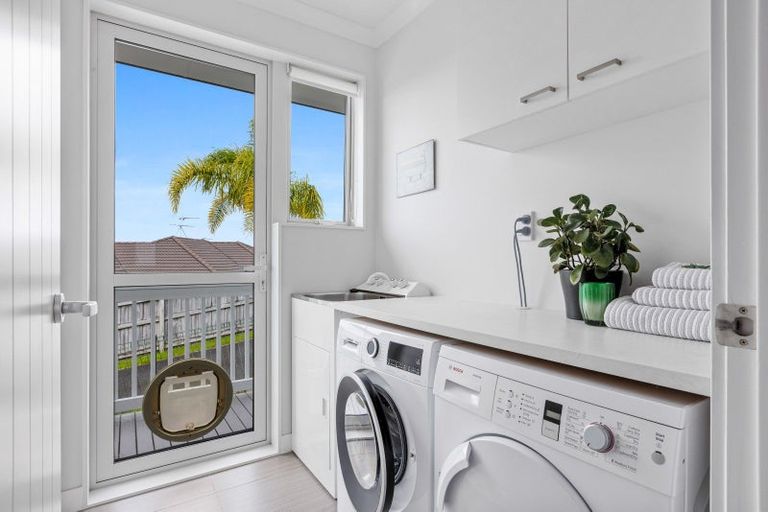 Photo of property in 56 Grovenor Drive, Orewa, 0931