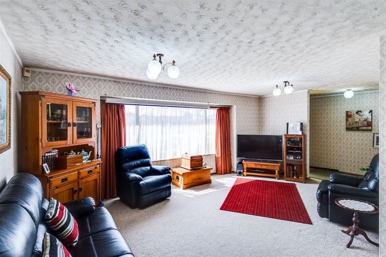 Photo of property in 56 Townshend Crescent, Greenmeadows, Napier, 4112