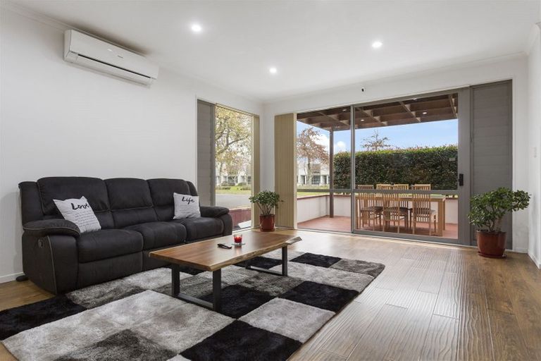 Photo of property in 21 Kauri Drive, Takanini, 2112