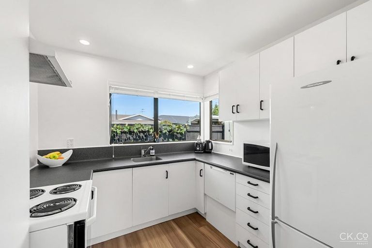 Photo of property in 13a Fairfield Avenue, Fairfield, Lower Hutt, 5011