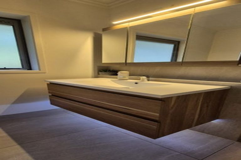 Photo of property in 3 Viridian Lane, Greenhithe, Auckland, 0632