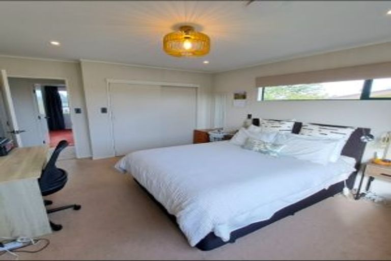 Photo of property in 11 Ballantrae Place, Highlands Park, New Plymouth, 4312
