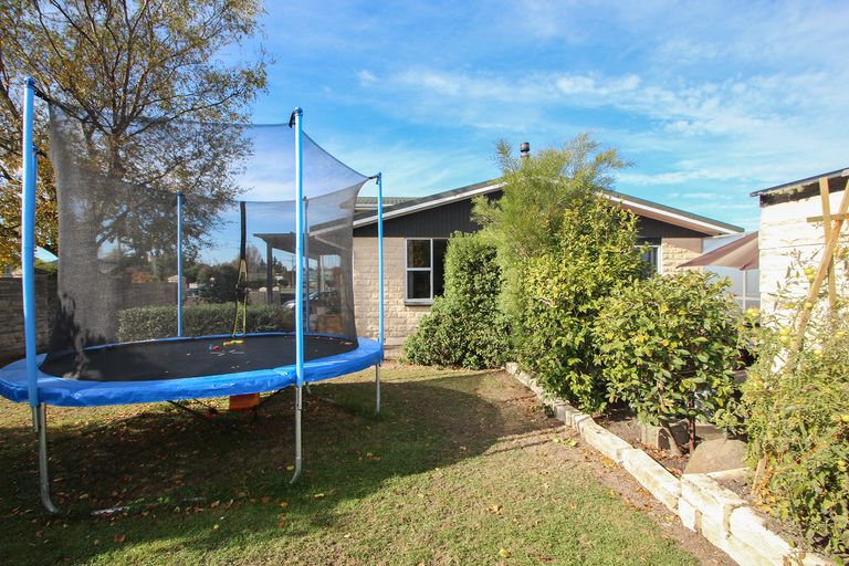Photo of property in 22 Argyle Street, Weston, Oamaru, 9401