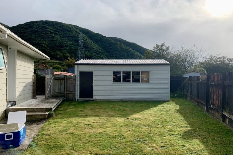 Photo of property in 50b Hartford Crescent, Totara Park, Upper Hutt, 5018