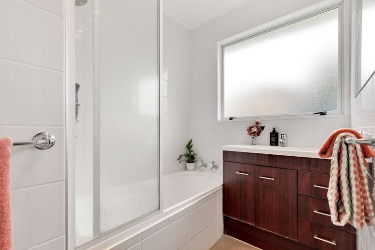 Photo of property in 55 Welcome Bay Road, Welcome Bay, Tauranga, 3112