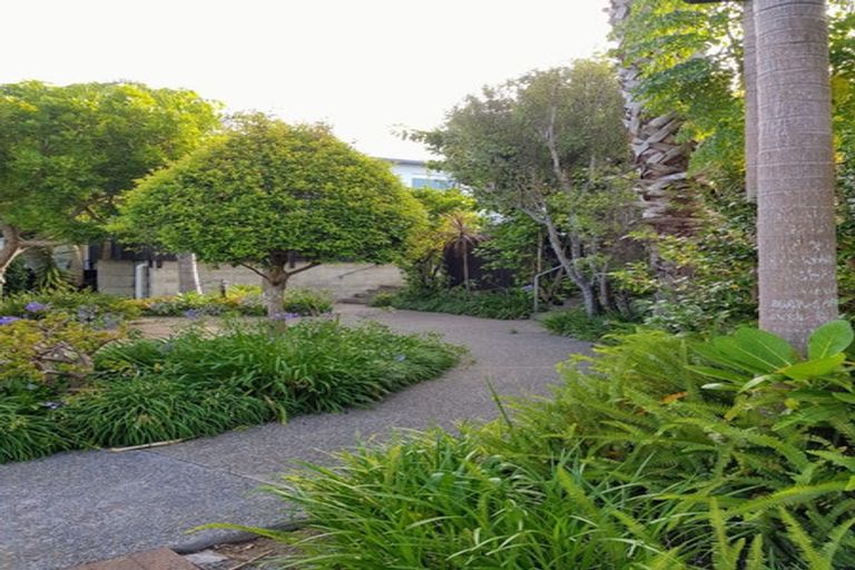 Photo of property in 11/72 Kitchener Road, Milford, Auckland, 0620
