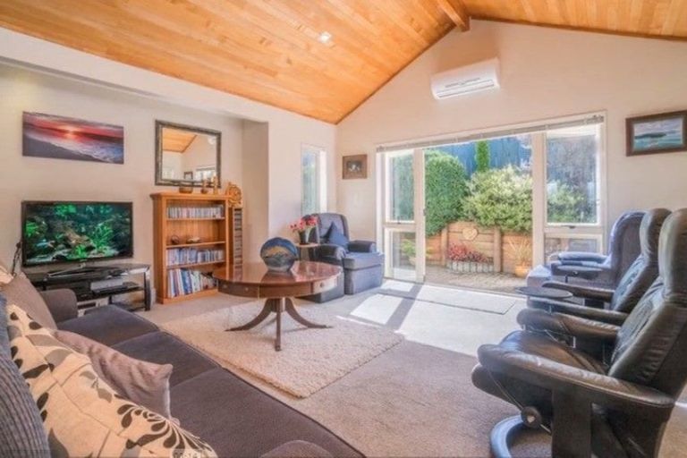 Photo of property in 21 Chieftain Rise, Goodwood Heights, Auckland, 2105