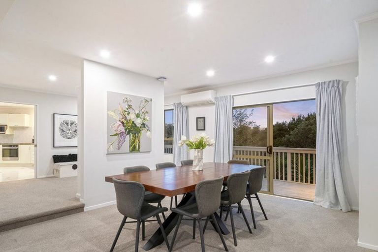 Photo of property in 44 Ravenstone Place, Chatswood, Auckland, 0626