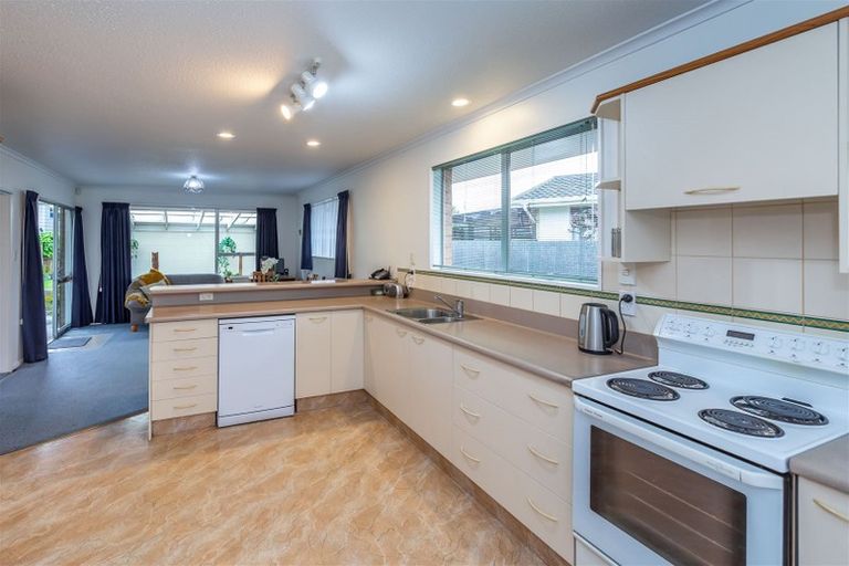 Photo of property in 22 Bucknell Street, Sockburn, Christchurch, 8042