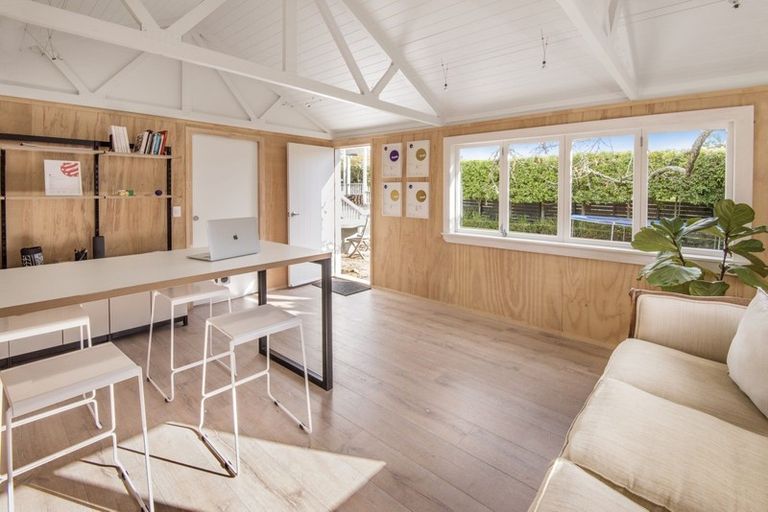 Photo of property in 242 Lake Road, Hauraki, Auckland, 0622