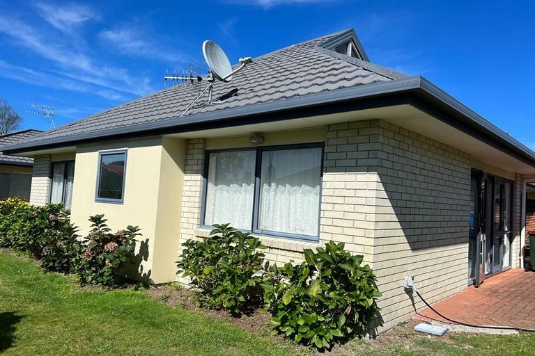 Photo of property in 3/66 Kawaha Point Road, Kawaha Point, Rotorua, 3010