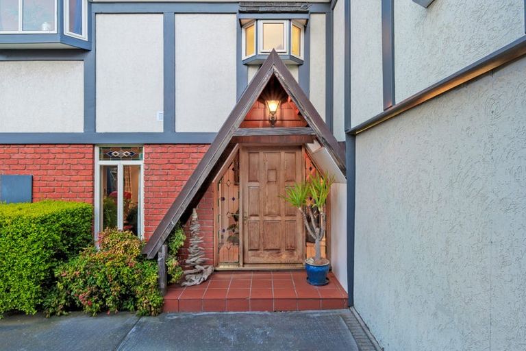 Photo of property in 2/24a Larch Place, Casebrook, Christchurch, 8051