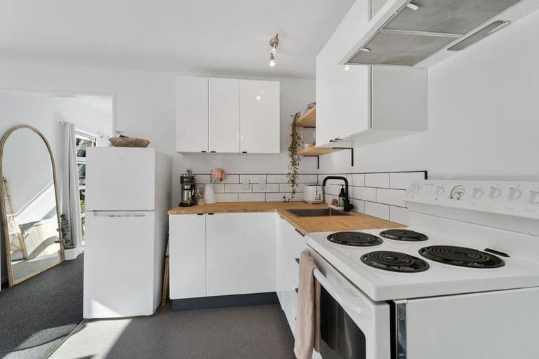 Photo of property in 61 Renown Road, Raumati South, Paraparaumu, 5032