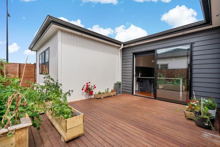 Photo of property in 26 Koroheke Road, Takanini, 2110