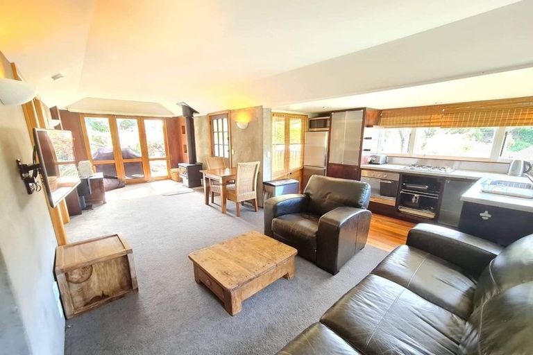 Photo of property in 23 Hawkhurst Road, Lyttelton, 8082