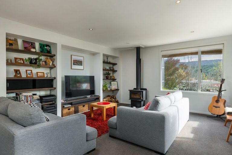 Photo of property in 102a Milton Terrace, Picton, 7220