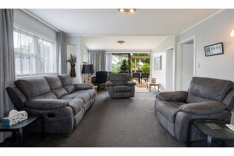 Photo of property in 9a Kawaha Point Road, Fairy Springs, Rotorua, 3015