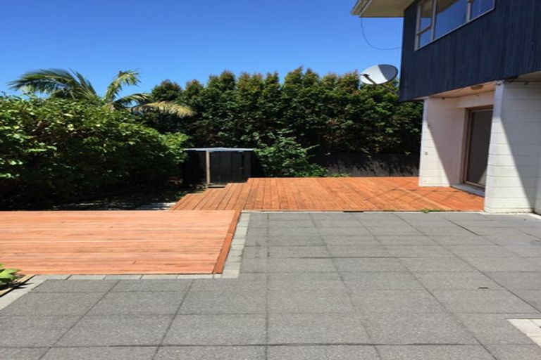 Photo of property in 2/26 Bayview Road, Hauraki, Auckland, 0622