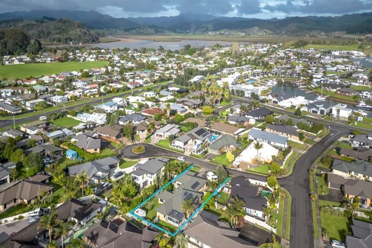 Photo of property in 3 Acacia Court, Whitianga, 3510