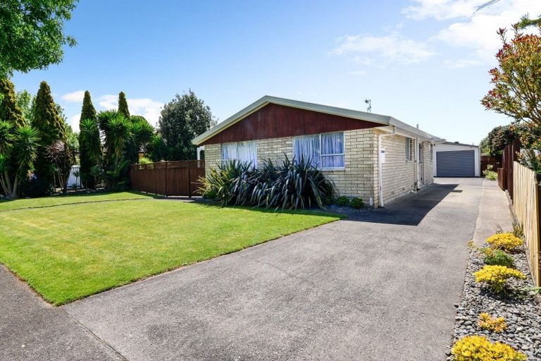 Photo of property in 102 Oakfield Crescent, Pukete, Hamilton, 3200