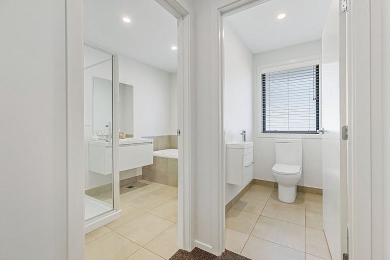 Photo of property in 58 Stratford Drive, Mount Pisa, Cromwell, 9383