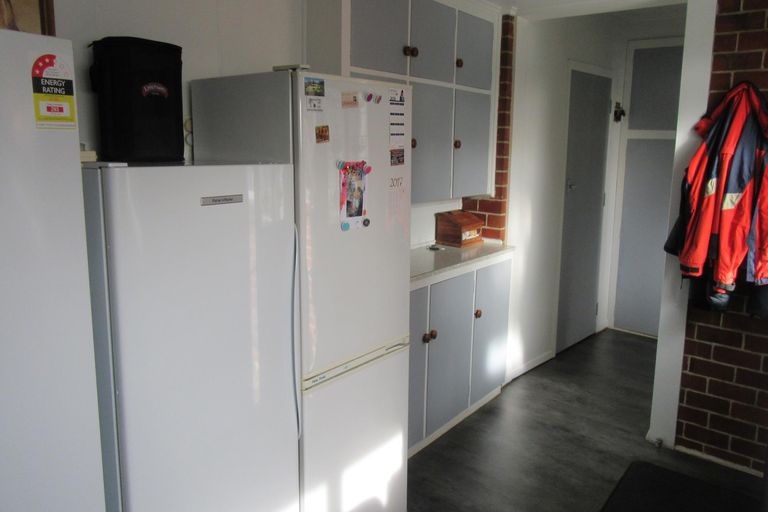 Photo of property in 11 Holmes Street, Waimate, 7924