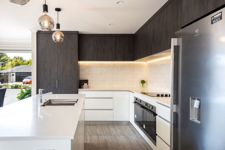 Photo of property in 12 Rehua Place, Waiwhakaiho, New Plymouth, 4312