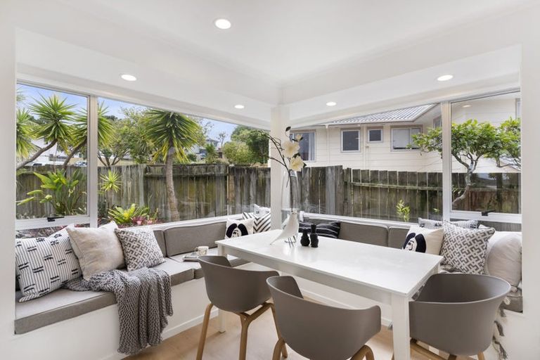 Photo of property in 15 Cunliffe Place, Glenfield, Auckland, 0629