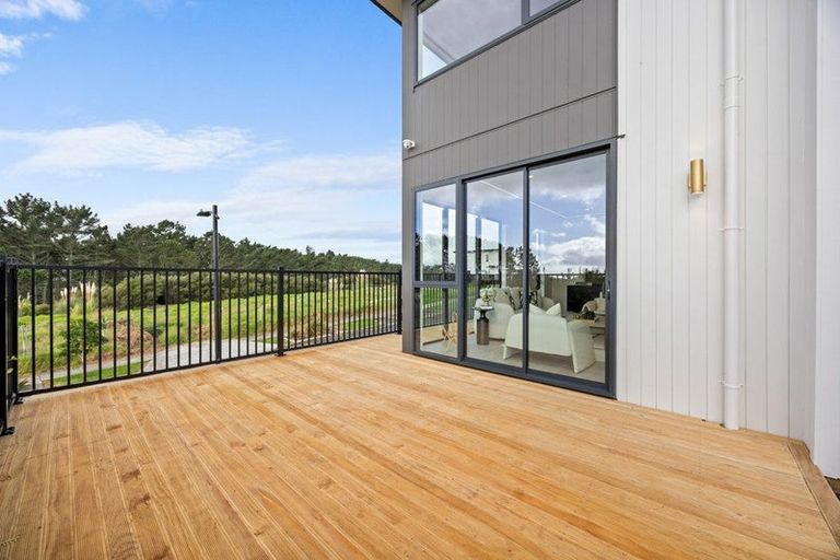 Photo of property in 17 Bremner Ridge Street, Flat Bush, Auckland, 2019