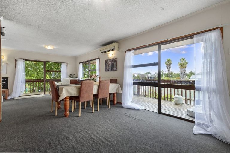 Photo of property in 207 Newcastle Road, Grandview Heights, Hamilton, 3200