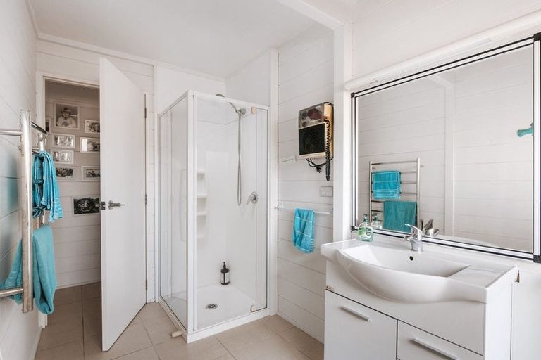 Photo of property in 240d Omokoroa Road, Omokoroa, Tauranga, 3114