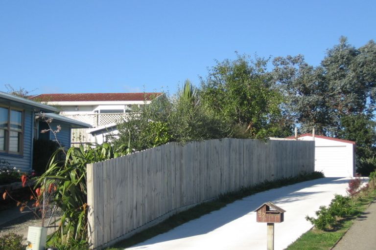 Photo of property in 52 Campbell Avenue, Paraparaumu, 5032