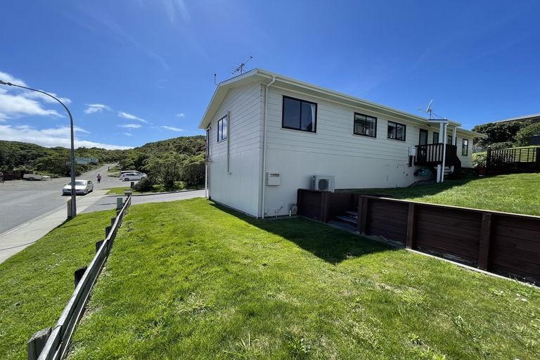 Photo of property in 100 Frobisher Street, Island Bay, Wellington, 6023