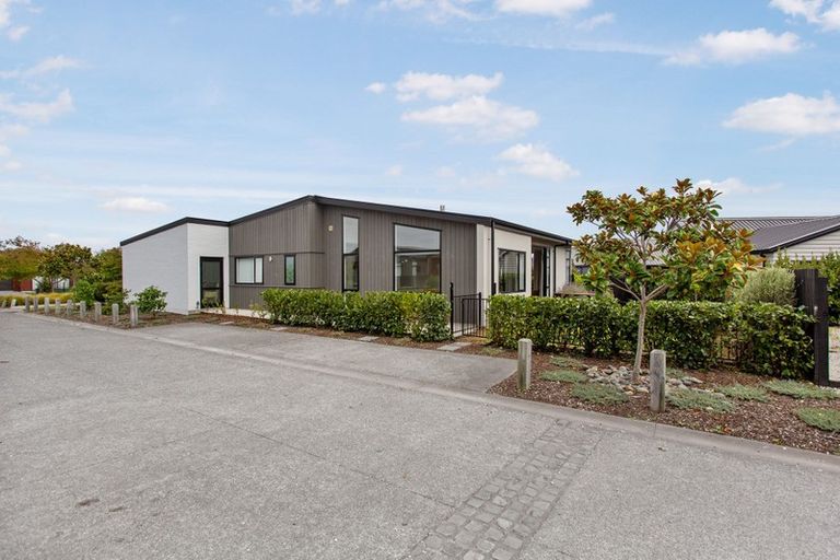 Photo of property in 11 Parachute Crescent, Papakura, 2110