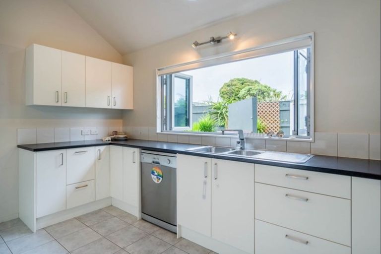 Photo of property in 160 Manly Street, Paraparaumu Beach, Paraparaumu, 5032