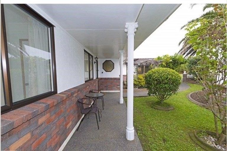 Photo of property in 3 Whiting Grove, West Harbour, Auckland, 0618