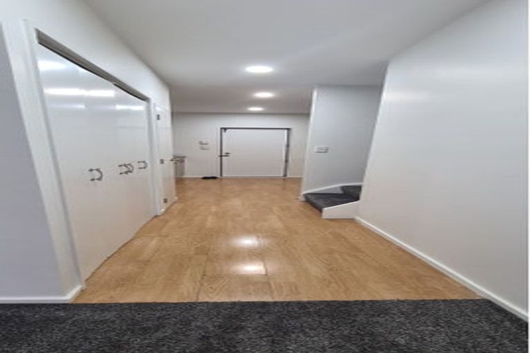 Photo of property in 37 Rakich Place, Henderson, Auckland, 0612