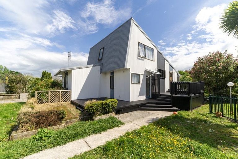 Photo of property in 4 Portree Place, Queenwood, Hamilton, 3210