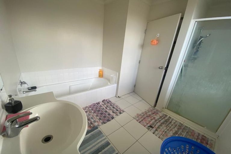 Photo of property in 48 Bruce Pulman Drive, Takanini, 2112