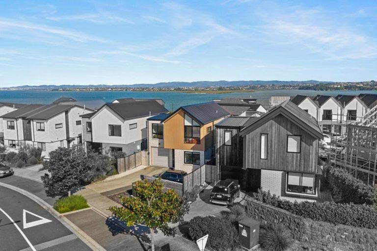 Photo of property in 3 Ocean Breeze Avenue, Hobsonville, Auckland, 0616