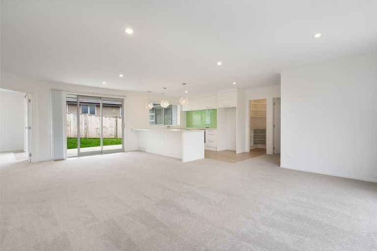 Photo of property in 21 Pyne Crescent, Pokeno, 2402