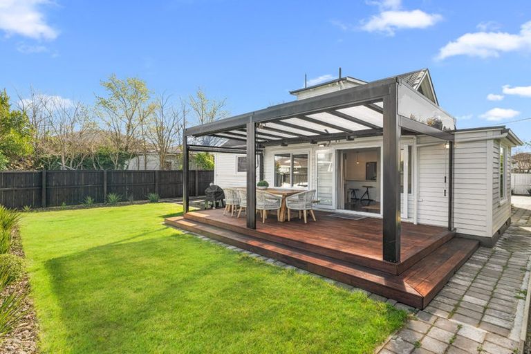 Photo of property in 16 Taylors Avenue, Bryndwr, Christchurch, 8052